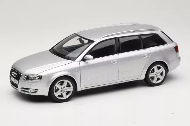 Minichamps Audi A4 2005 3.2 Quattro Sw Station Wagon 1:18 5010404215